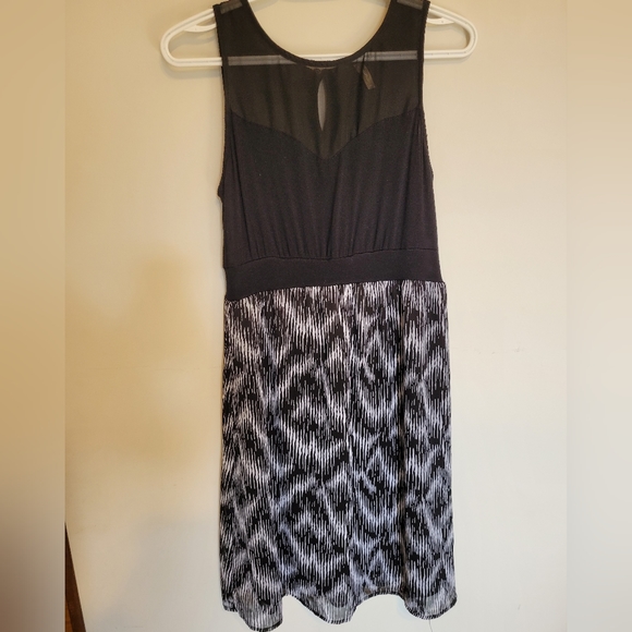 Small Women's Thyme Maternity Dress - Picture 1 of 4